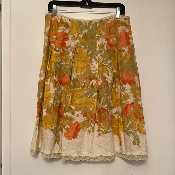 Gianni Bini Dresses & Skirts - Linen floral skirt w/ cream lace bottom super cute
